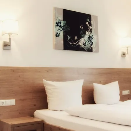 - Stadtvilla Hotel 3*