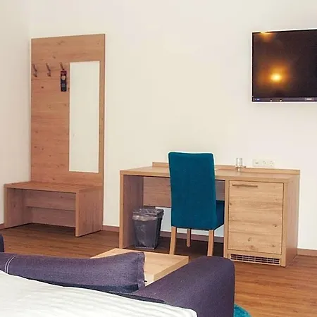 - Stadtvilla ホテル 3*