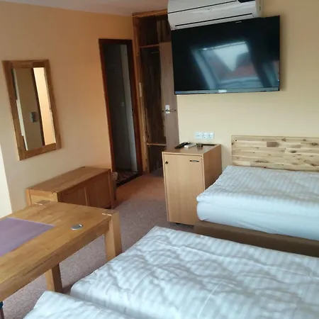 - Stadtvilla Szálloda 3*